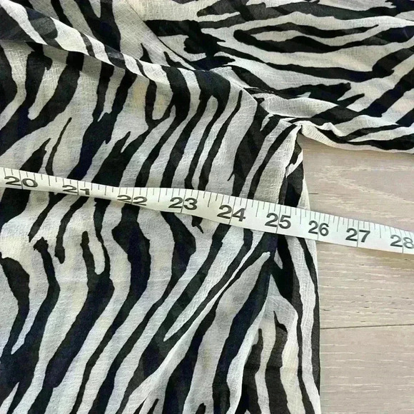 Free people Ciara zebra button down shirt blouse sz XS EXTRA SMALL - Picture 8 of 9